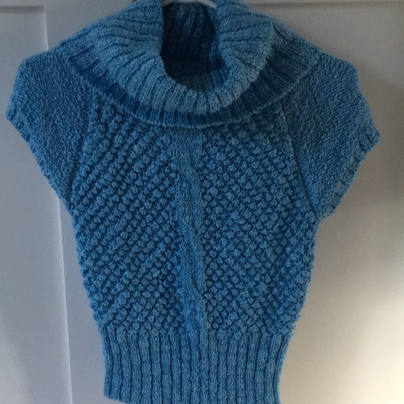 Bebe knit 2 vest tank LOT - Picture 2 of 6